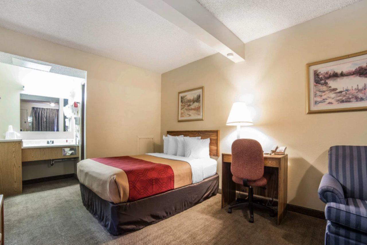 Econo Lodge Rock Springs Bagian luar foto