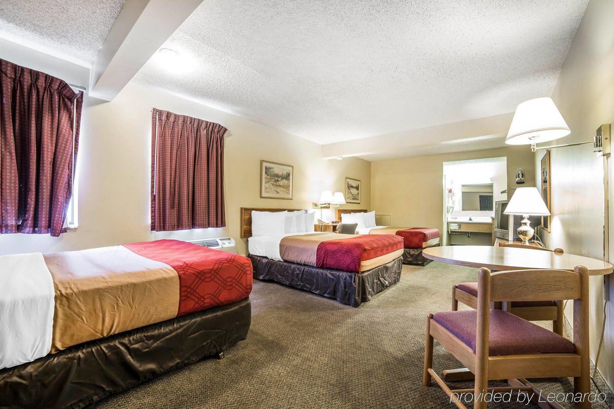 Econo Lodge Rock Springs Bagian luar foto